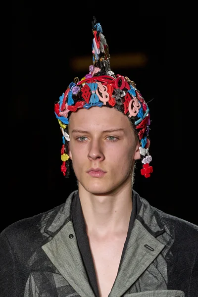 Look 99